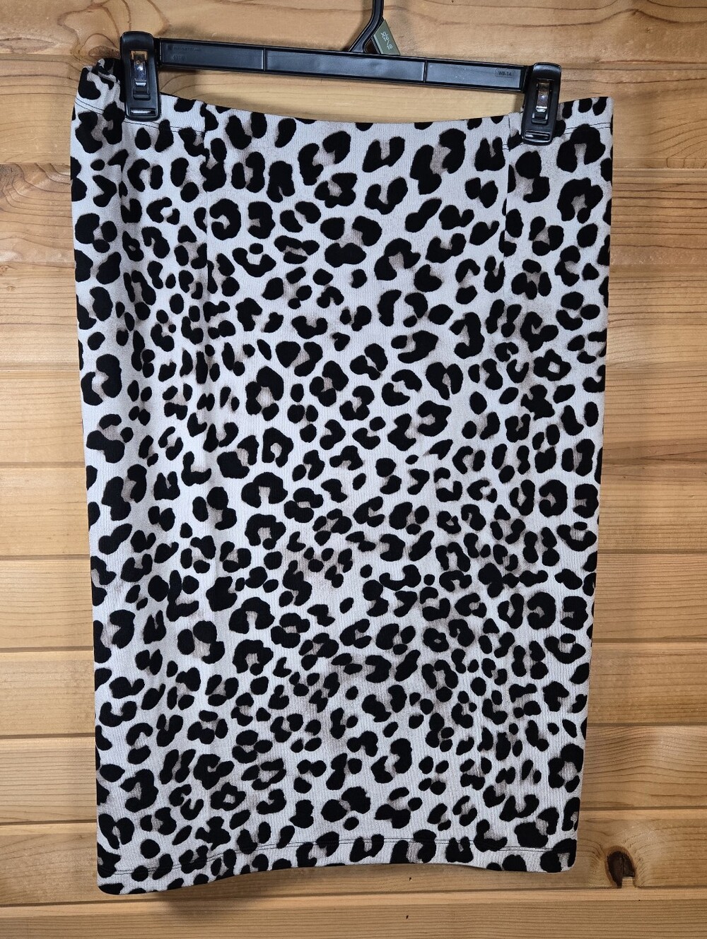 Chico's Women's Travelers Midi Skirt Size 4 XXL Animal Print Stretch Pull On NWT - Picture 1 of 5